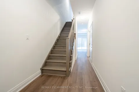 18 Clear Valley Lane, ON L0R 1W0