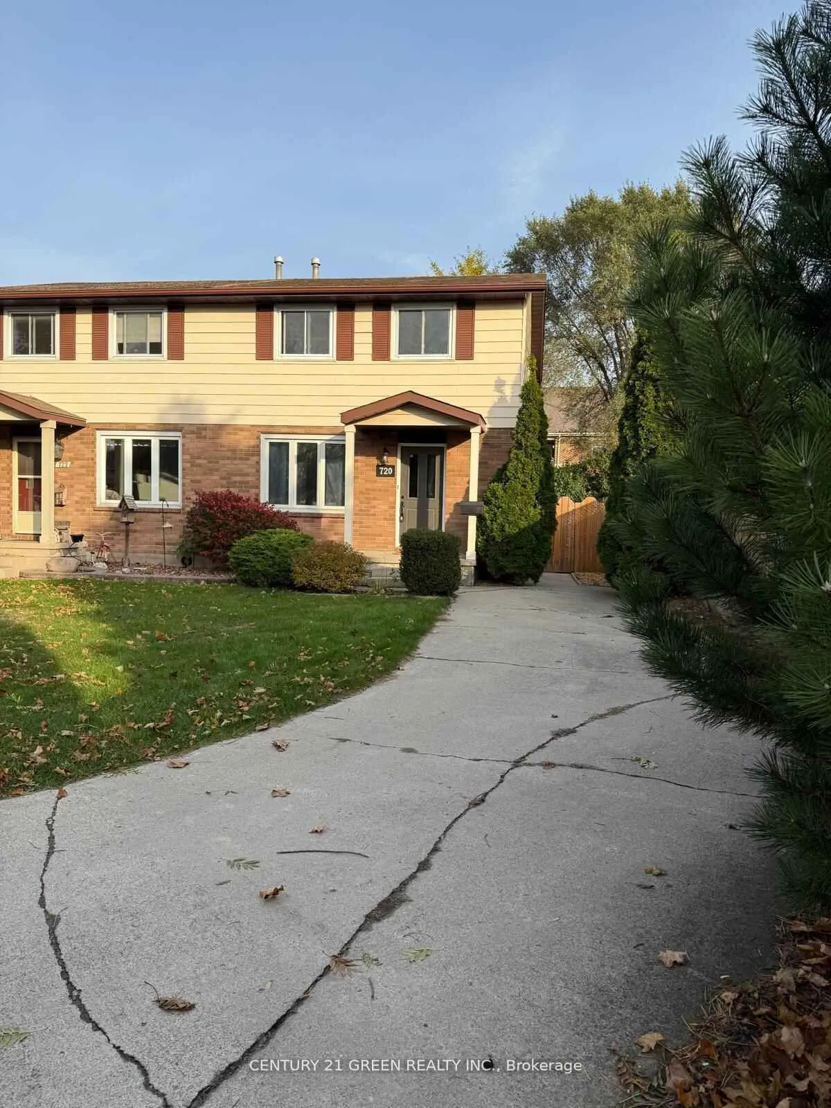 720 Hillary Street, ON N7T 7T8