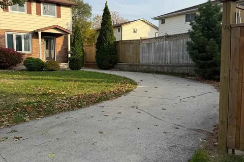 720 Hillary Street, ON N7T 7T8