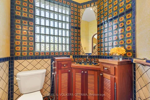 6 Cypress Gardens, ON K2S 1W5