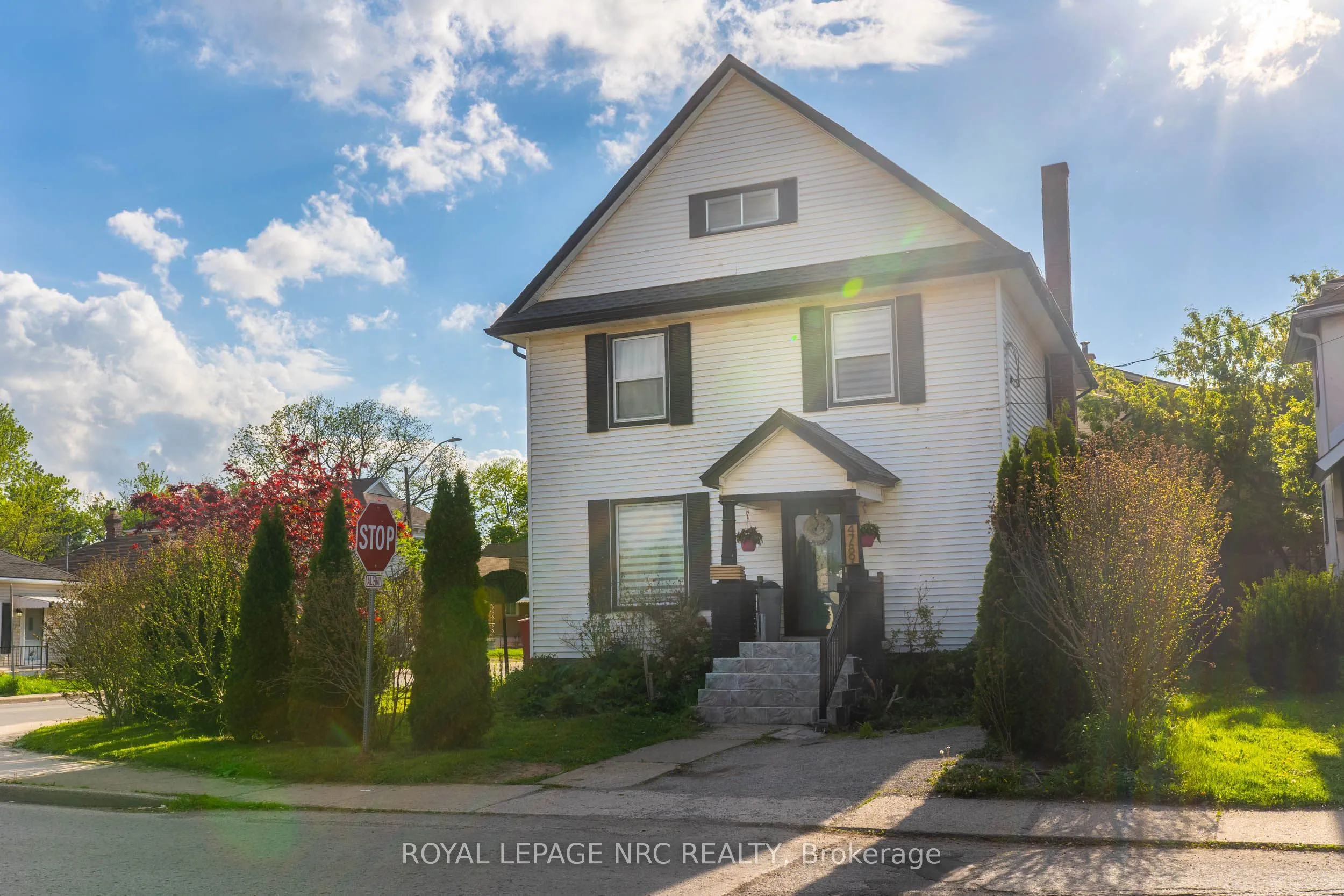 4789 Saint Clair Avenue, ON L2E 3T2