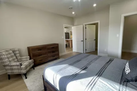 76 Mercedes Crescent, ON N2Z 1G8