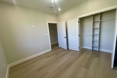 76 Mercedes Crescent, ON N2Z 1G8