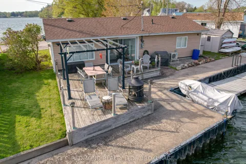 396 Howe Island Ferry Road, ON K7G 2V5
