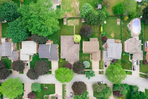 12 Fern Gate, ON L0S 1E4