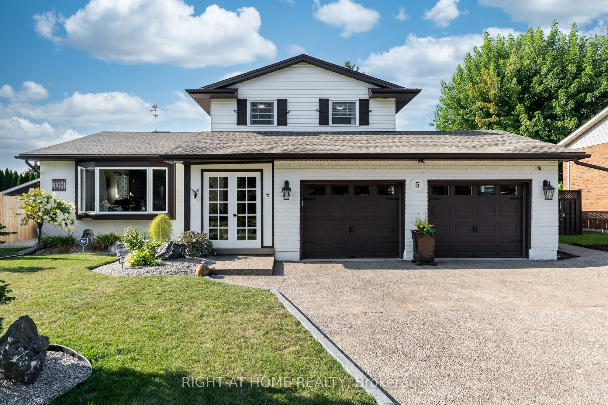 5 Lower Canada Drive, ON L0S 1J0