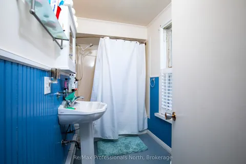 145 Front Street, ON P1L 1J7