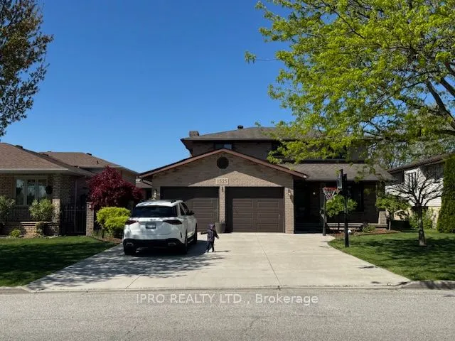 1525 South Pacific Avenue, ON N8X 4Z6