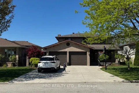 1525 South Pacific Avenue, ON N8X 4Z6