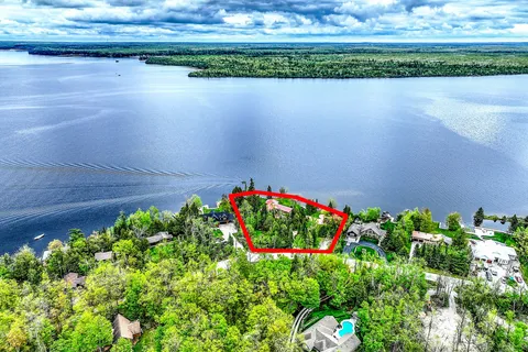 557 Riverside Drive, ON K0M 1A0