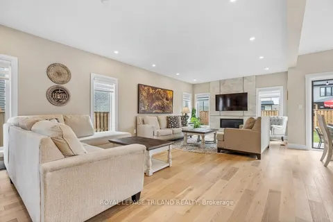 1592 Applerock Avenue, ON N6G 0X5