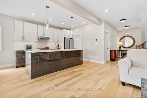 1592 Applerock Avenue, ON N6G 0X5