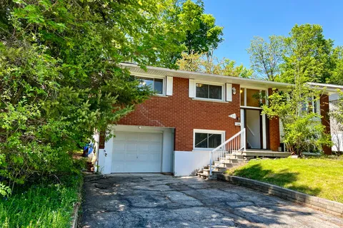 194 Cedarbrae Avenue, ON N2L 4S5