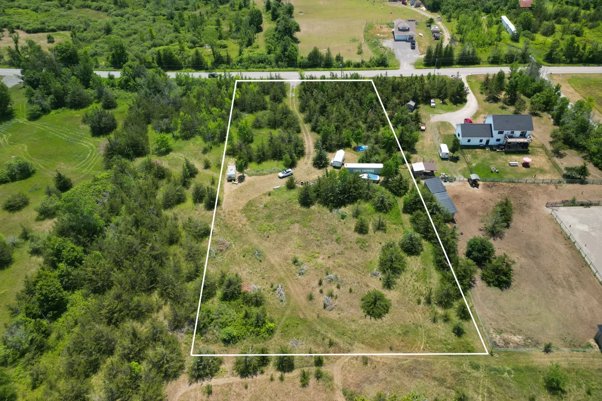 2098 13th Line, ON K0K 2M0