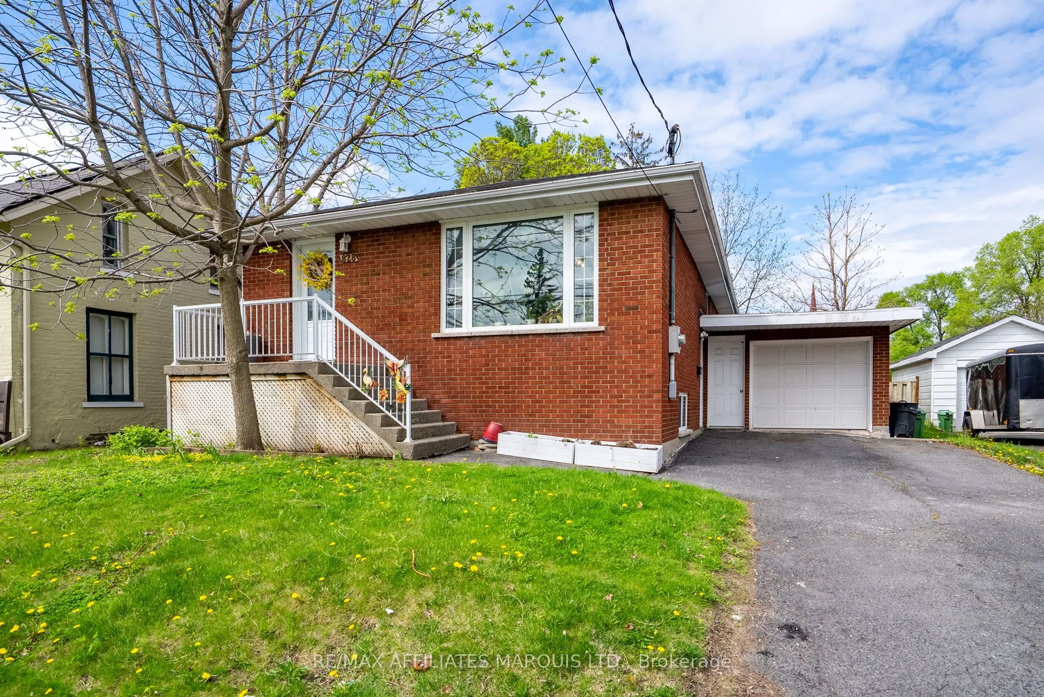 828 Augustus Street, ON K6J 3X5