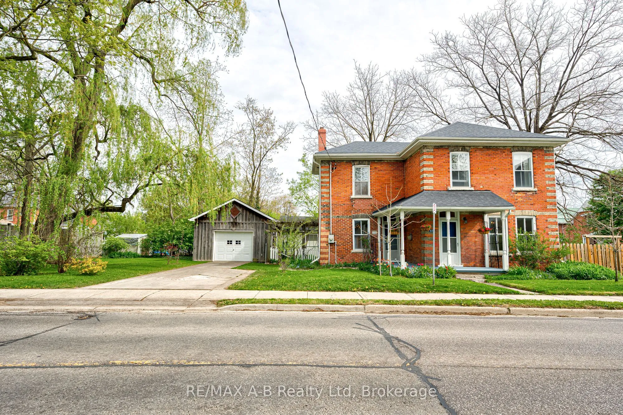 258 Douro Street, ON N5A 3S3