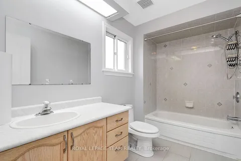 4 Burnley Court, ON K2J 4L5