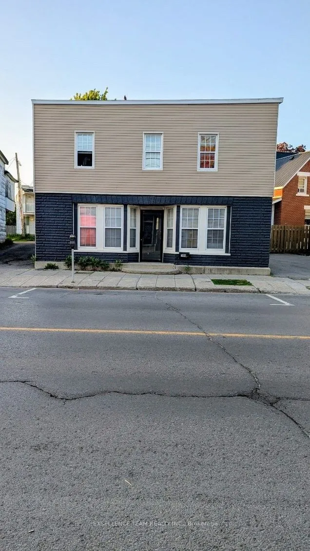 166 Montreal Road, ON K6H 1B3