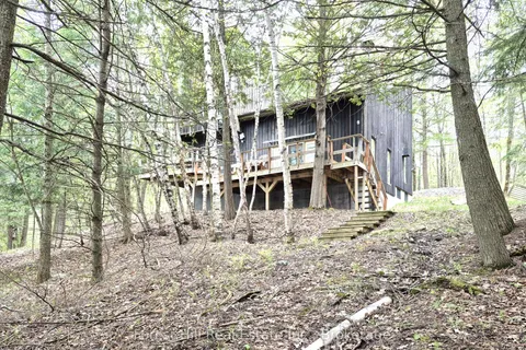 160 West Point Sands Road, Huntsville, ON P1H 2J3
