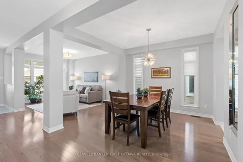 320 Brambling Way, Barrhaven, ON K2J 6E4