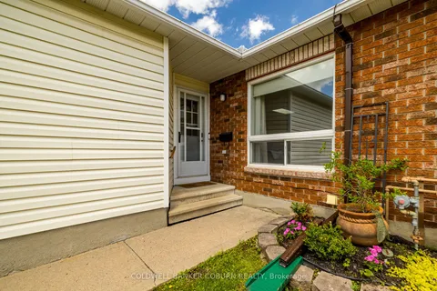 803 Eighth Street, ON K7V 4K9