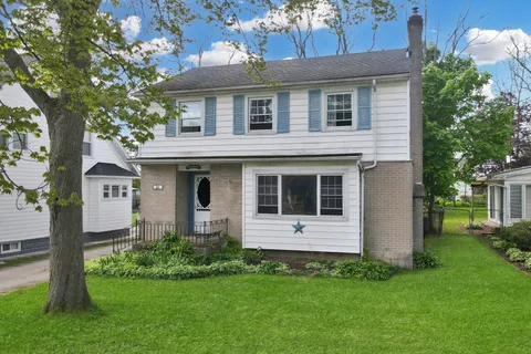 21 Highland Avenue, ON L2A 2X6