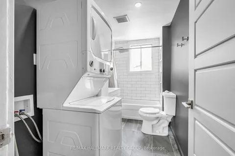 334-336 Eleventh Street, ON K6H 2Y7