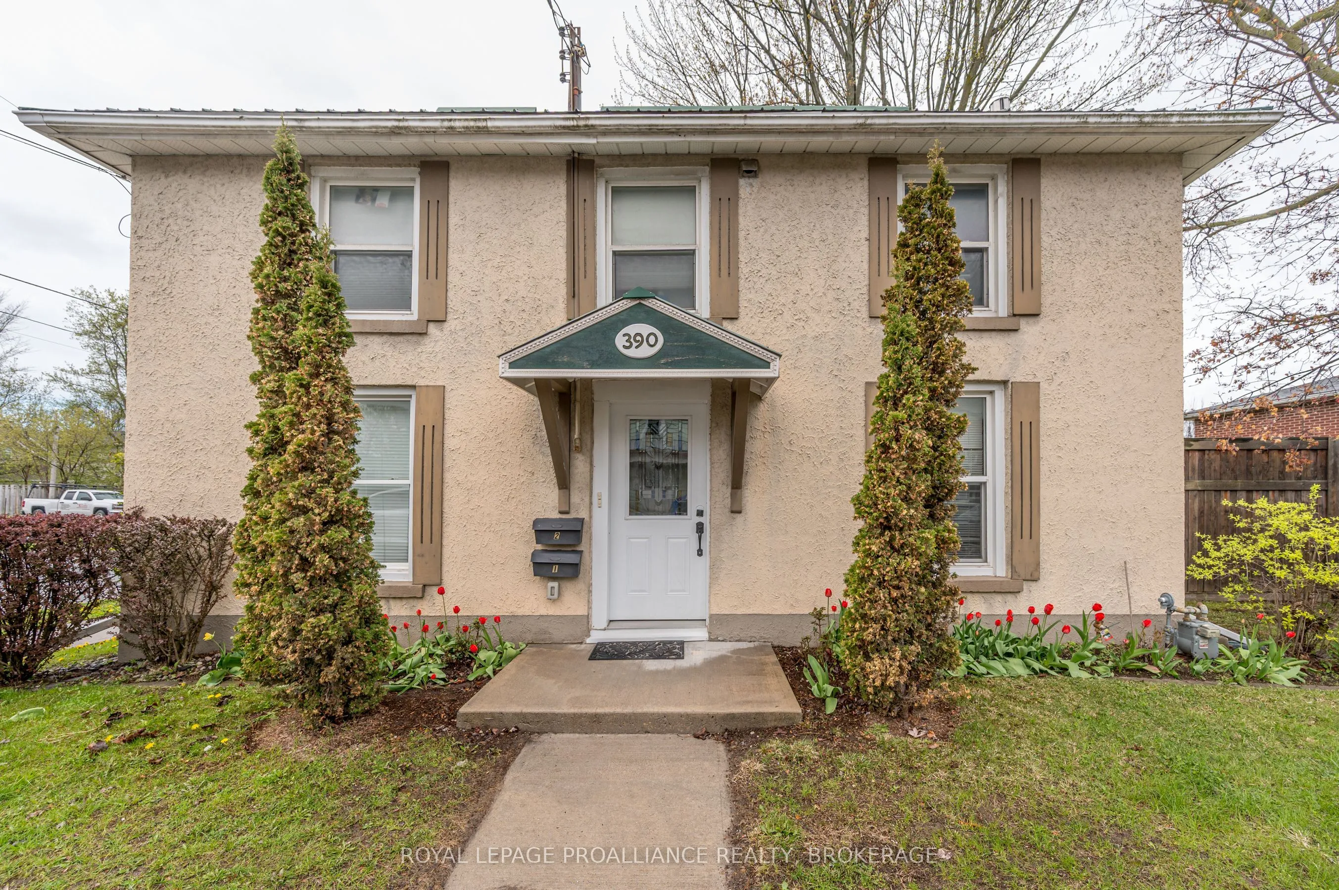 390 Division Street, ON K7K 4A7