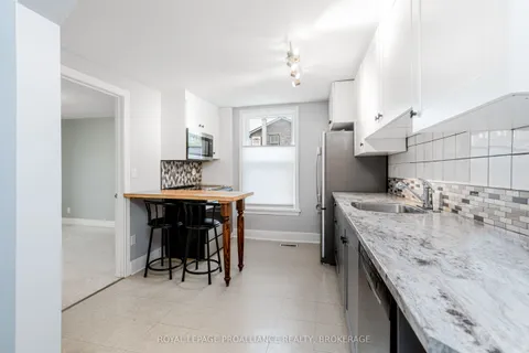 390 Division Street, ON K7K 4A7