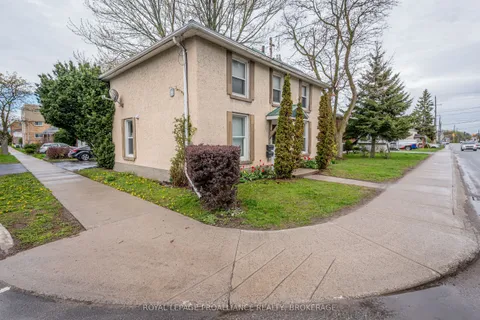 390 Division Street, ON K7K 4A7