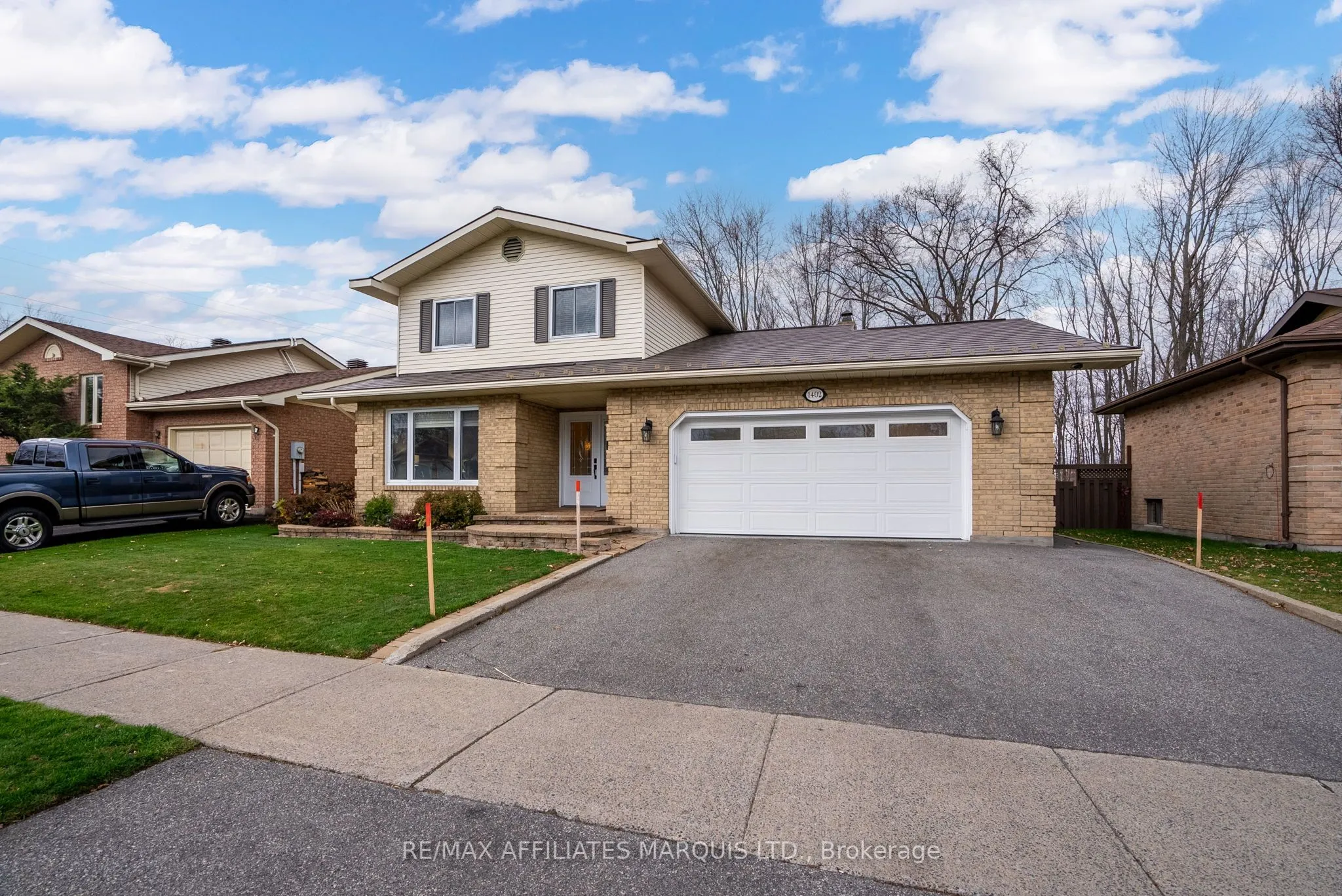 1402 HOLY CROSS Boulevard, ON K6H 6Z4