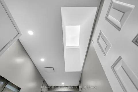 1402 HOLY CROSS Boulevard, ON K6H 6Z4