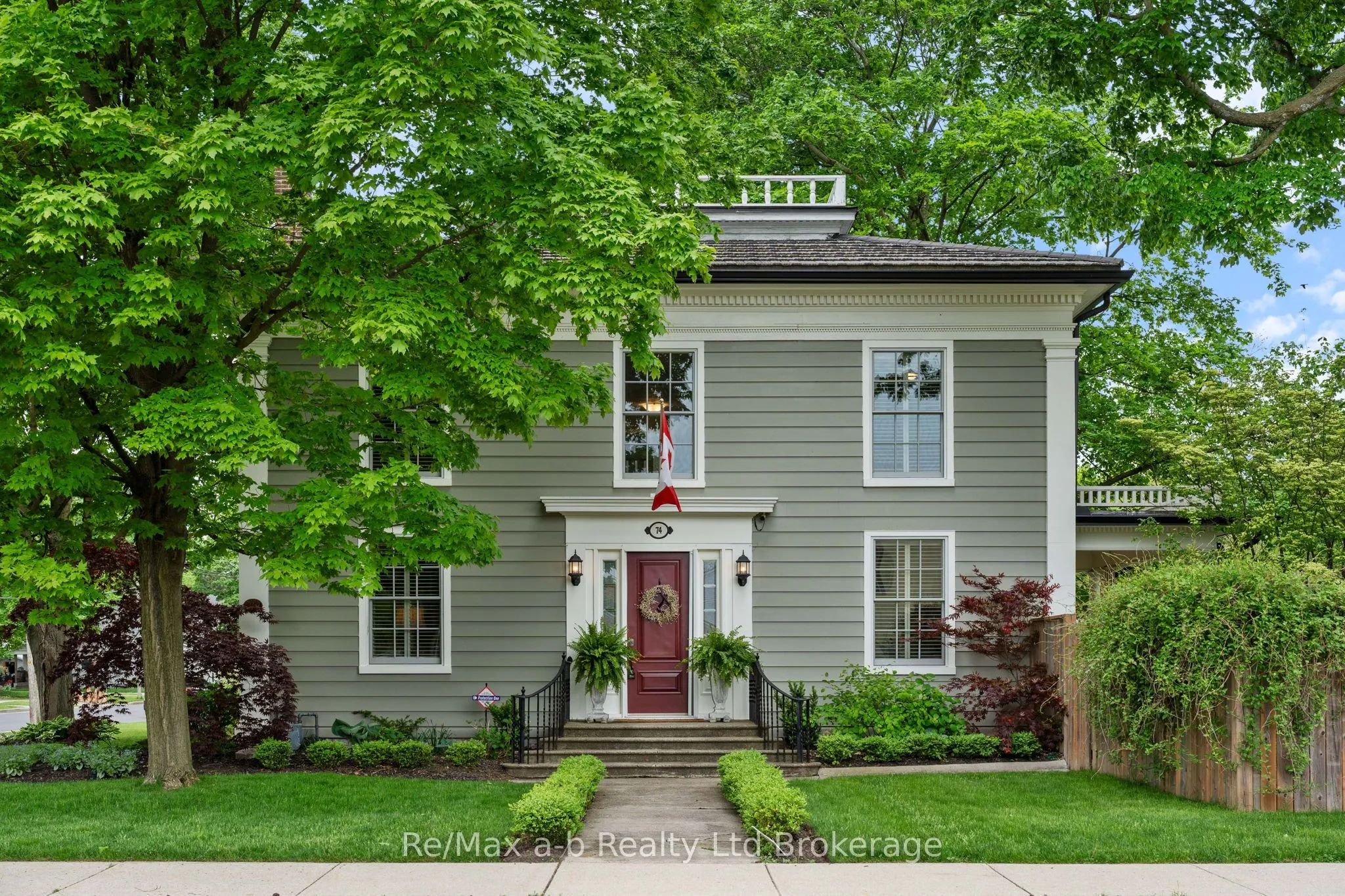 74 Centre Street, ON N5H 2G5