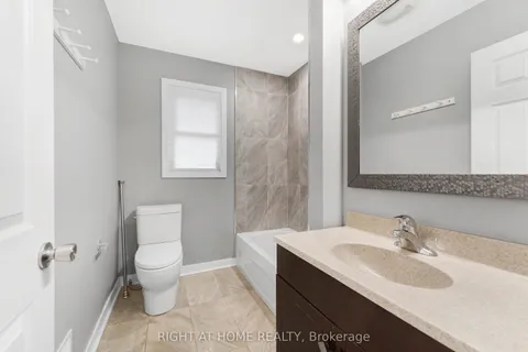 2216 Prospect Avenue, ON K1H 7G3