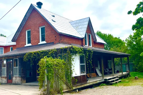 23 Main Street, ON K0J 1K0