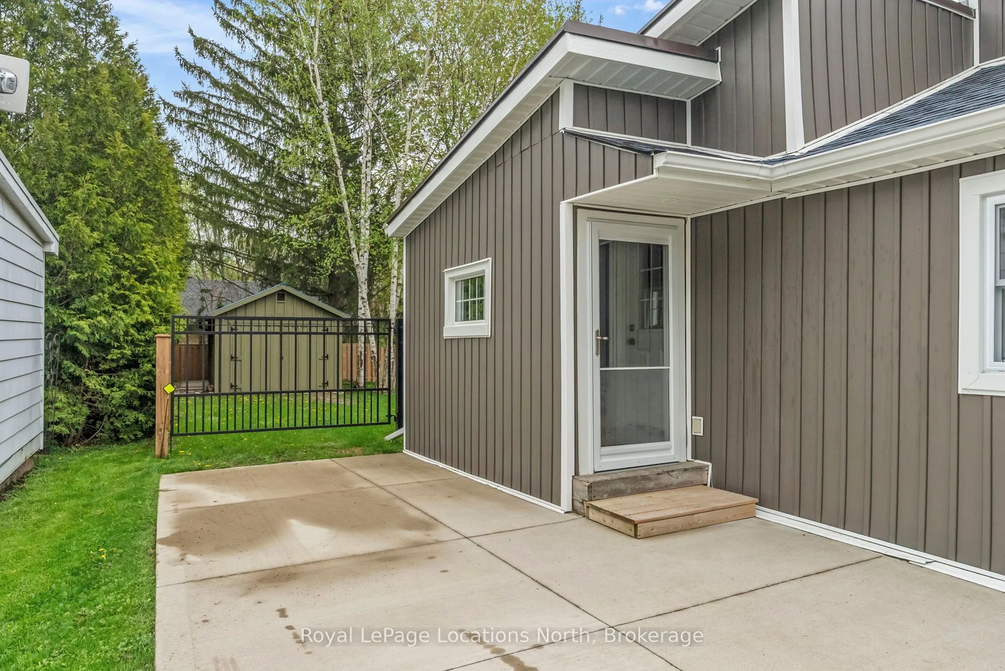 1071 6th Avenue, ON N4K 5G8