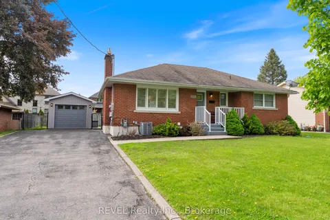 17 Varadi Avenue, ON N3R 3M9