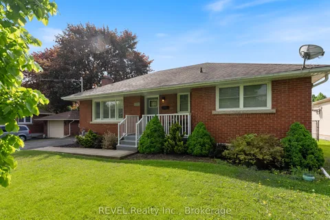 17 Varadi Avenue, ON N3R 3M9
