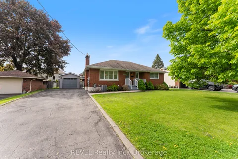 17 Varadi Avenue, ON N3R 3M9