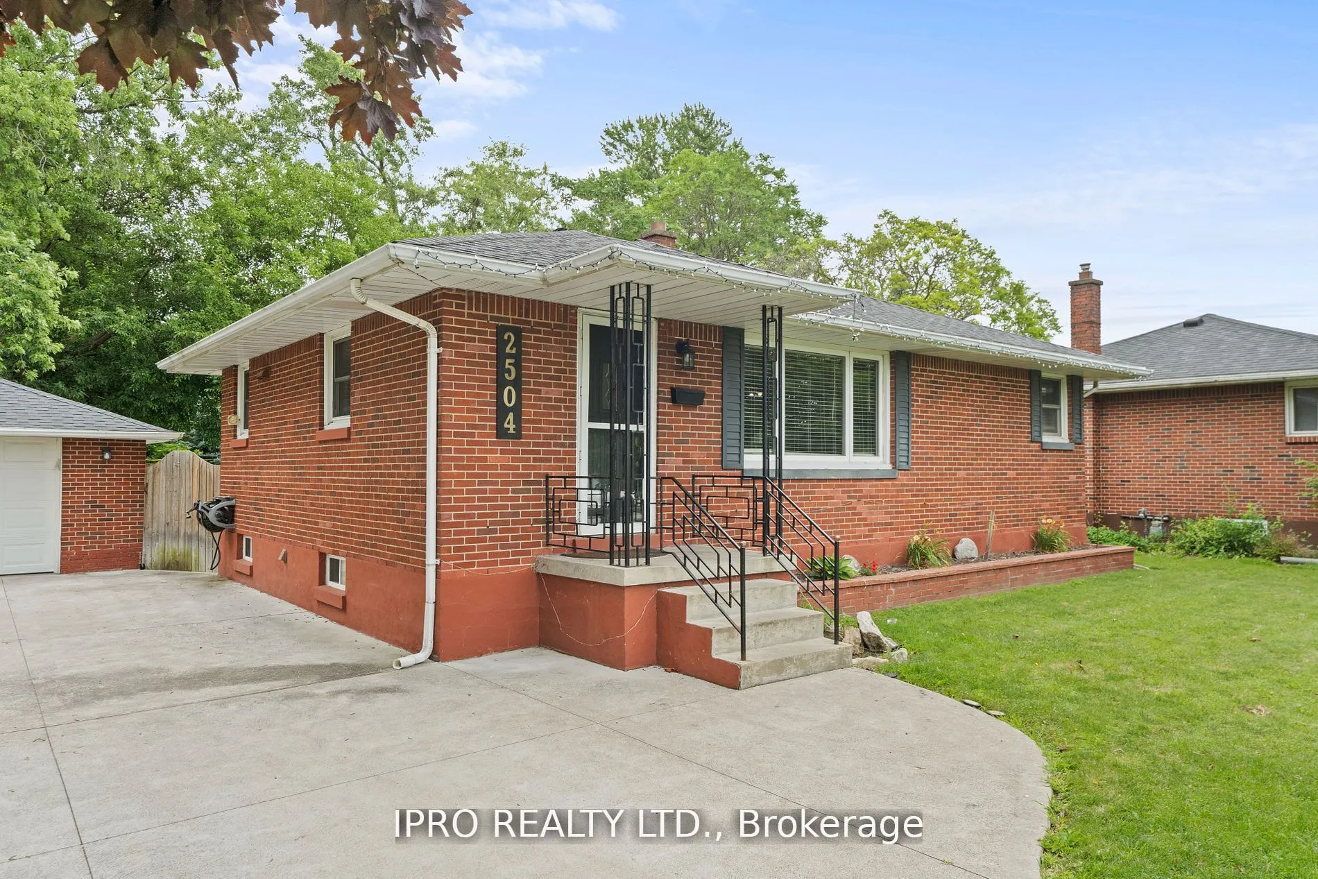 2504 Askin Avenue, ON N9E 3H7