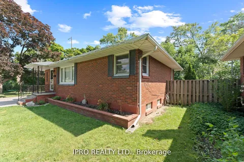 2504 Askin Avenue, ON N9E 3H7