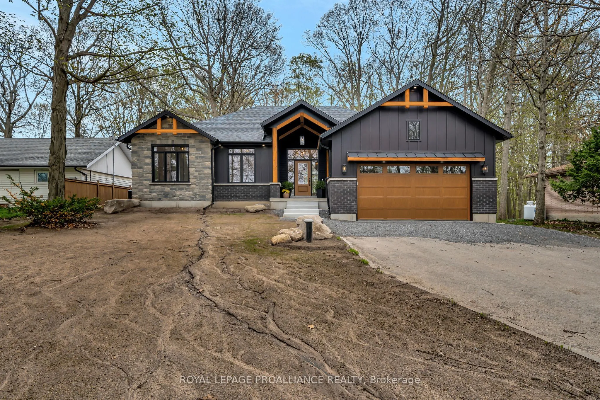 158 PINE HILL Crescent, ON K0K 3E0