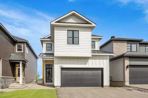 556 Paakanaak Avenue, ON K1X 0H4