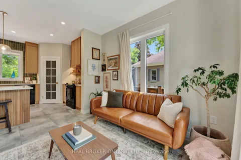 21 North Street, ON N5H 2Y5