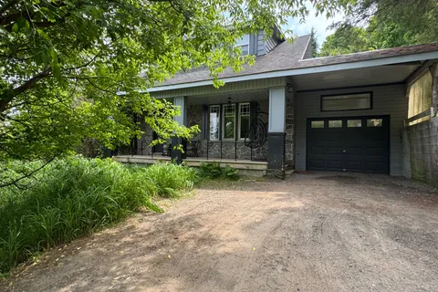 690 Mountain Street, ON K0M 1S0