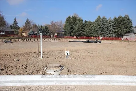 772 BRYANS Drive, ON N0G 1H0