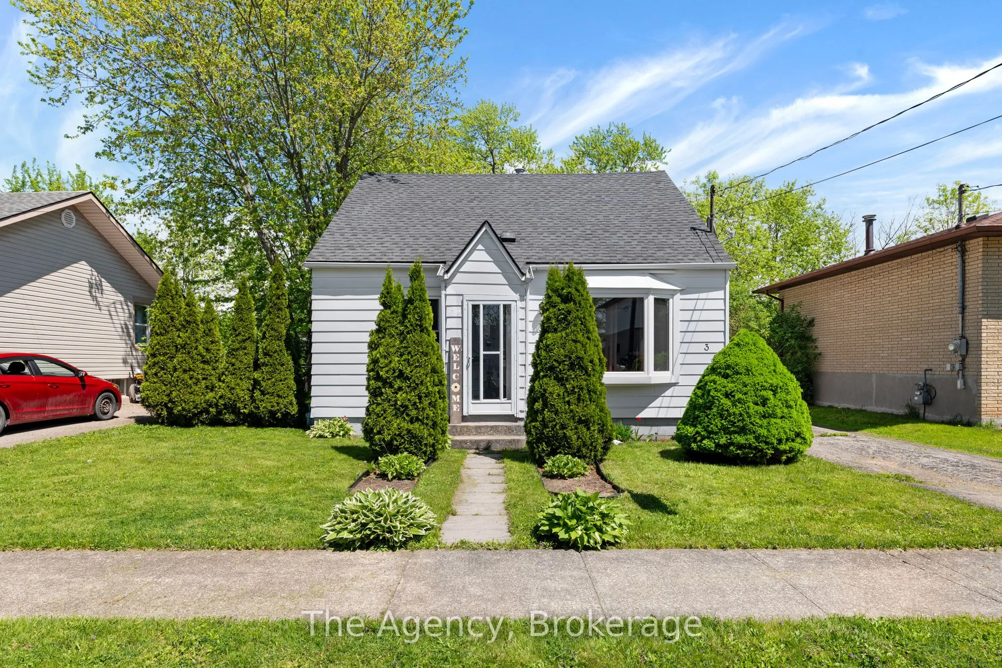 3 PHYLLIS Street, ON L2A 3Y1