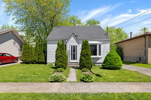 3 PHYLLIS Street, ON L2A 3Y1