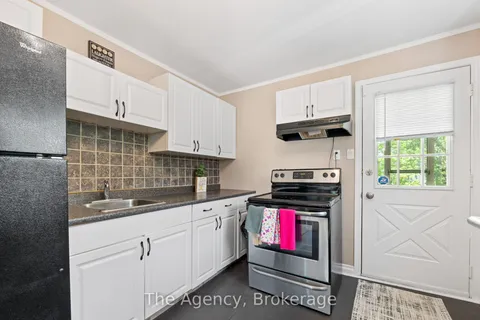 3 PHYLLIS Street, ON L2A 3Y1