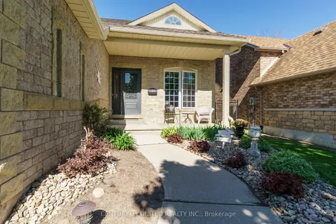 2416 Denure Drive, ON K9K 2L4